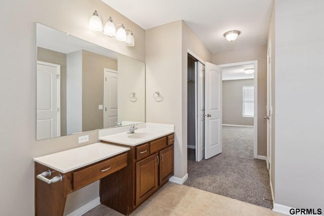 8721 Wyoming Street, Omaha, NE 68122