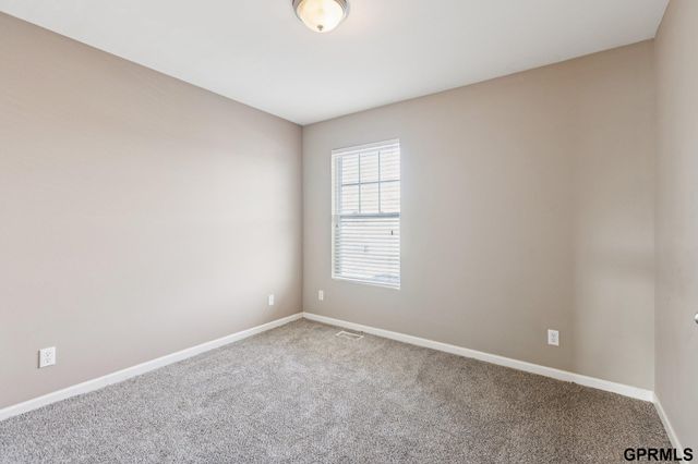 8721 Wyoming Street, Omaha, NE 68122