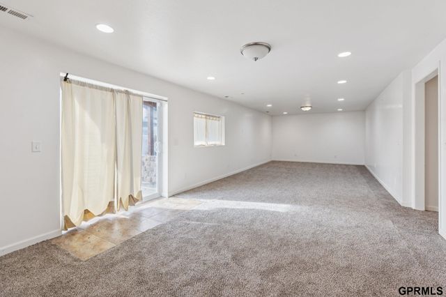 8721 Wyoming Street, Omaha, NE 68122