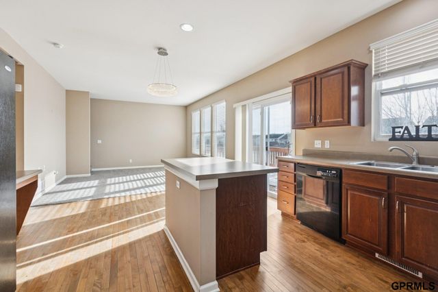 8721 Wyoming Street, Omaha, NE 68122