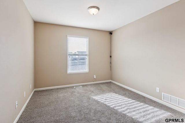 8721 Wyoming Street, Omaha, NE 68122