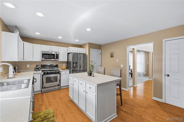 28 Avian, Lancaster, NY 14086