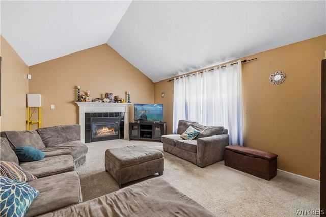 28 Avian, Lancaster, NY 14086