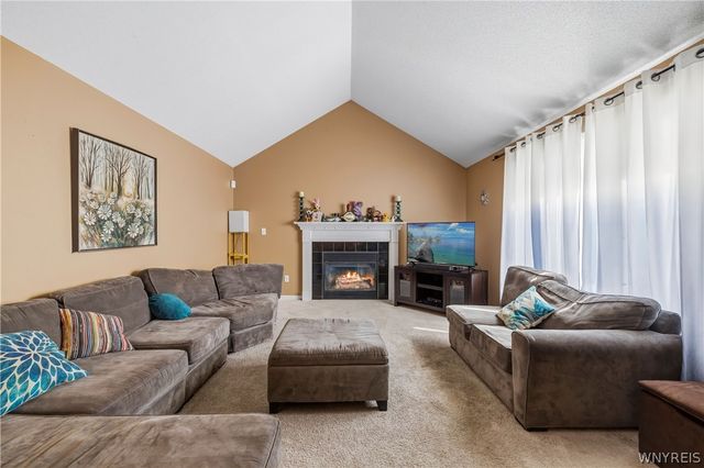 28 Avian, Lancaster, NY 14086