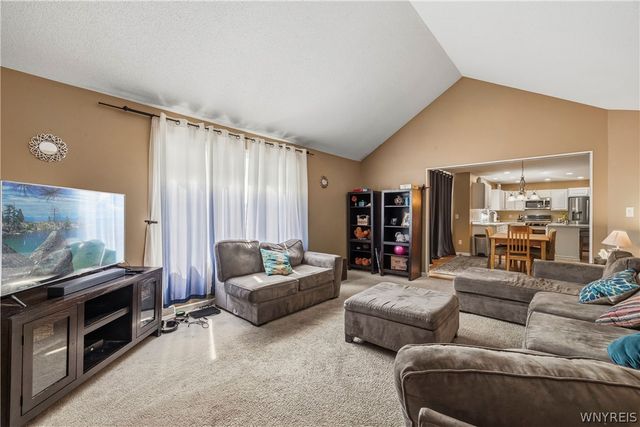 28 Avian, Lancaster, NY 14086