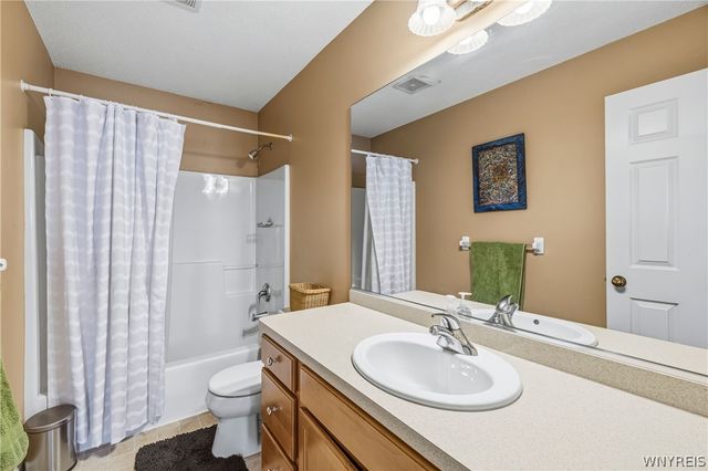 28 Avian, Lancaster, NY 14086