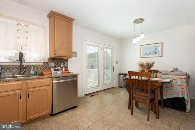32 HUTTONS VIREO DR, Martinsburg, WV 25405