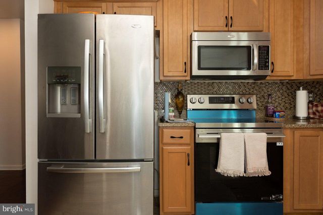 32 HUTTONS VIREO DR, Martinsburg, WV 25405