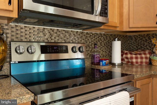 32 HUTTONS VIREO DR, Martinsburg, WV 25405