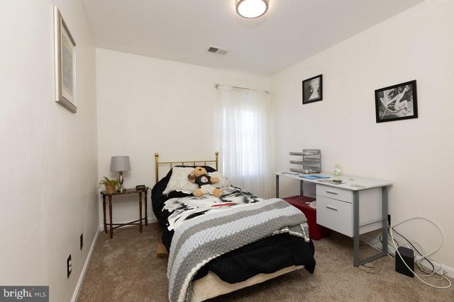 32 HUTTONS VIREO DR, Martinsburg, WV 25405