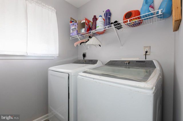 32 HUTTONS VIREO DR, Martinsburg, WV 25405