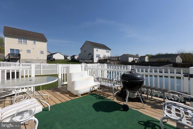 32 HUTTONS VIREO DR, Martinsburg, WV 25405