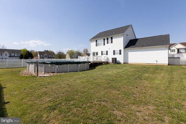 32 HUTTONS VIREO DR, Martinsburg, WV 25405