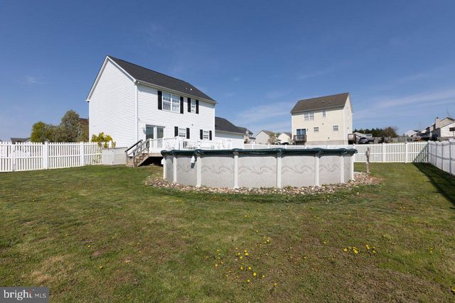 32 HUTTONS VIREO DR, Martinsburg, WV 25405
