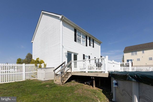 32 HUTTONS VIREO DR, Martinsburg, WV 25405