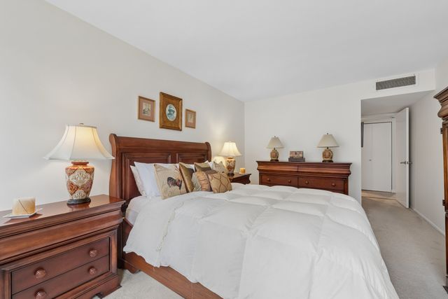 260 E Chestnut Street 1407, Chicago, IL 60611