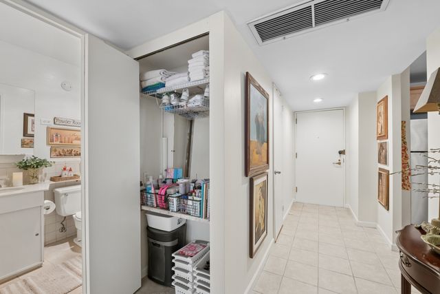 260 E Chestnut Street 1407, Chicago, IL 60611