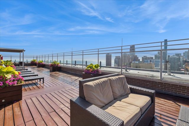 260 E Chestnut Street 1407, Chicago, IL 60611