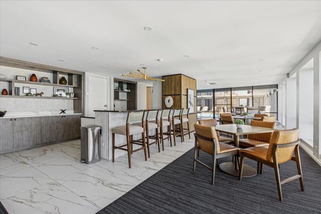260 E Chestnut Street 1407, Chicago, IL 60611