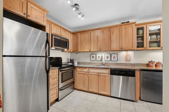 260 E Chestnut Street 1407, Chicago, IL 60611