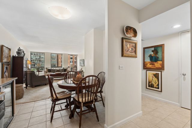 260 E Chestnut Street 1407, Chicago, IL 60611