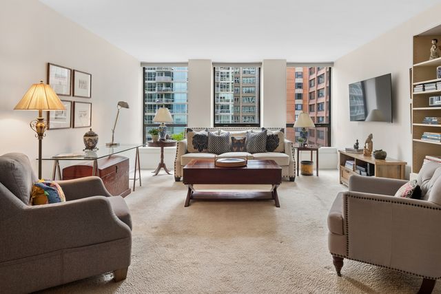 260 E Chestnut Street 1407, Chicago, IL 60611