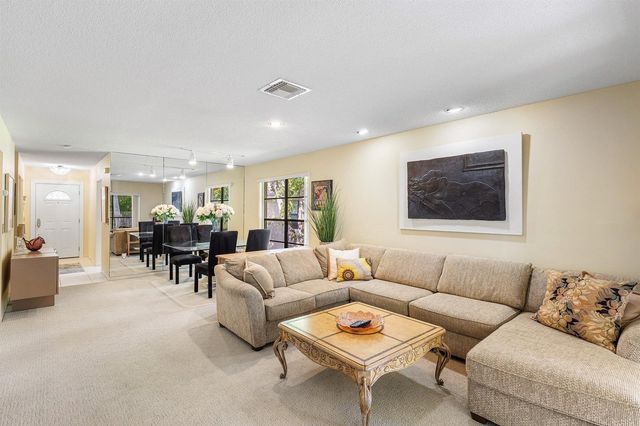 29 Stratford Lane W B, Boynton Beach, FL 33436