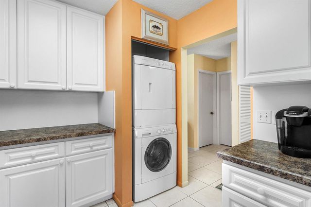 29 Stratford Lane W B, Boynton Beach, FL 33436