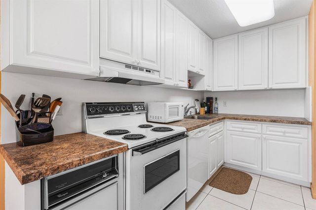 29 Stratford Lane W B, Boynton Beach, FL 33436