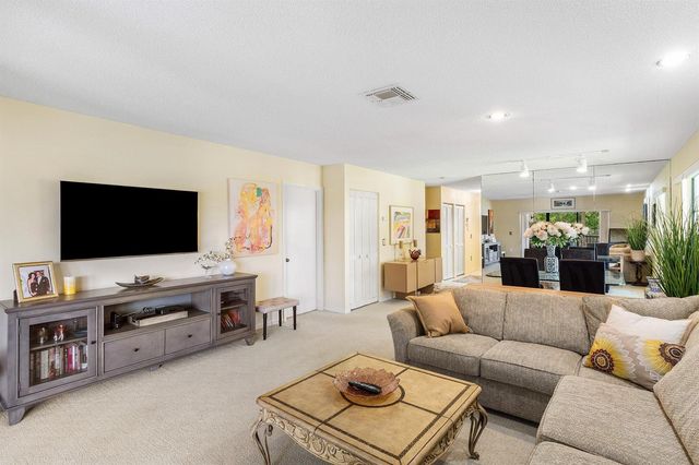 29 Stratford Lane W B, Boynton Beach, FL 33436