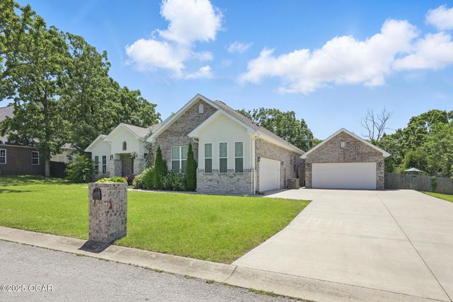 104 Van Dusen Drive, Carl Junction, MO 64834
