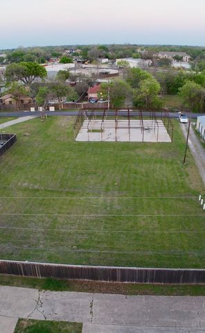 103 S Lenard Street, Red Oak, TX 75154