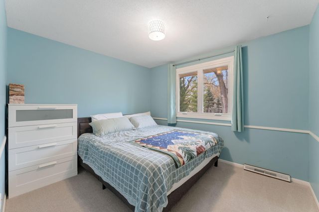 6068 Olinger Circle, Edina, MN 55436