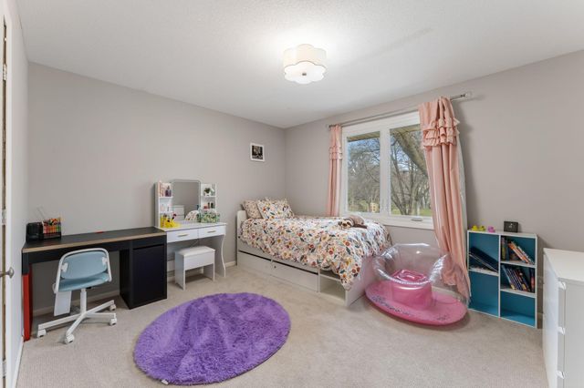 6068 Olinger Circle, Edina, MN 55436