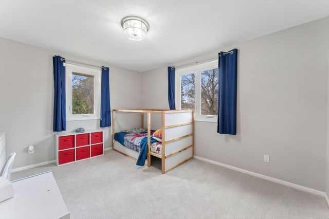 6068 Olinger Circle, Edina, MN 55436