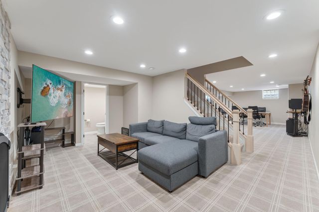 6068 Olinger Circle, Edina, MN 55436