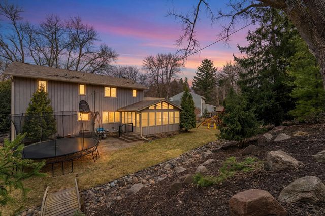 6068 Olinger Circle, Edina, MN 55436