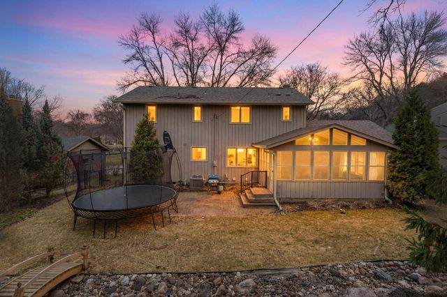 6068 Olinger Circle, Edina, MN 55436