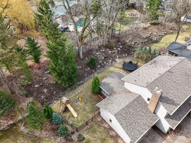 6068 Olinger Circle, Edina, MN 55436