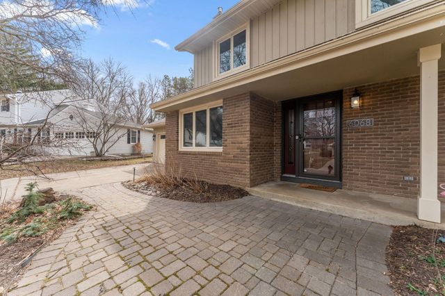 6068 Olinger Circle, Edina, MN 55436