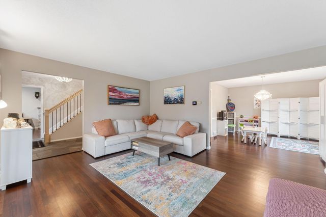 6068 Olinger Circle, Edina, MN 55436