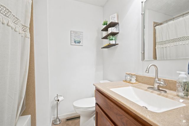 2231 Alta Drive, Manhattan, KS 66502
