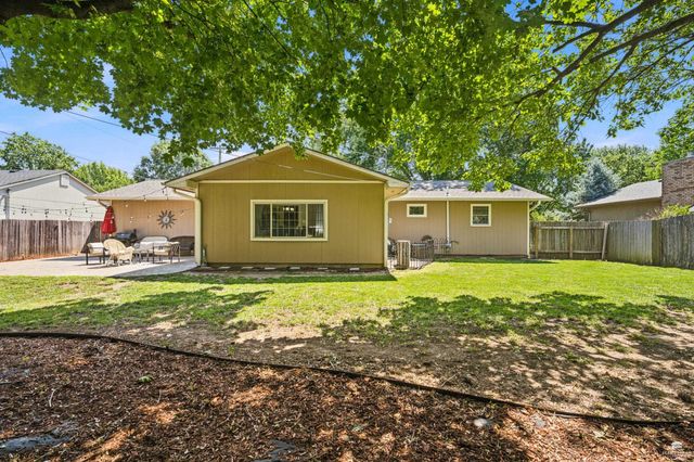2231 Alta Drive, Manhattan, KS 66502