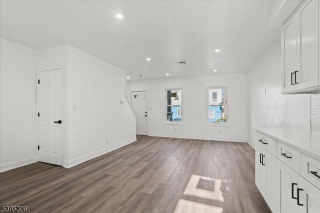 79 Highland St, Paterson City, NJ 07524