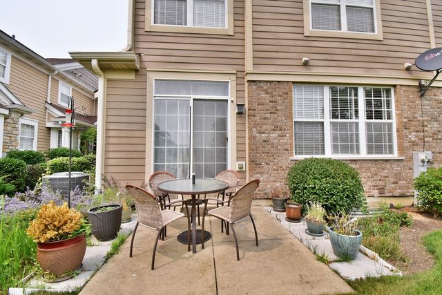 4611 Jenna Road, Glenview, IL 60025