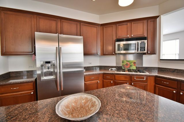 4611 Jenna Road, Glenview, IL 60025