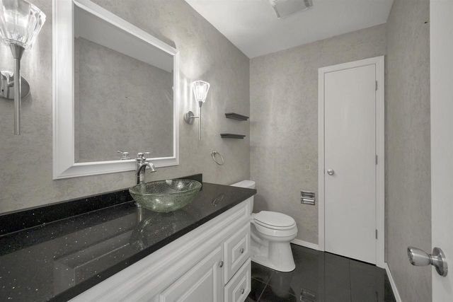 422 SILVER SPRING DRIVE, Green Bay, WI 54303