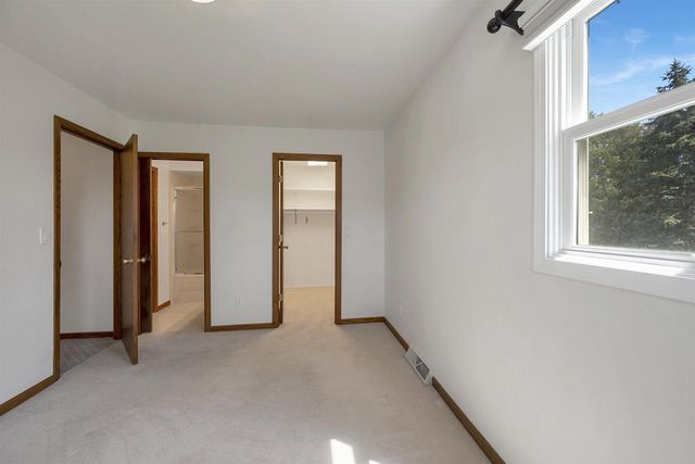 422 SILVER SPRING DRIVE, Green Bay, WI 54303