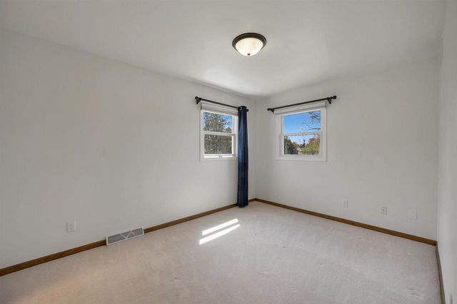 422 SILVER SPRING DRIVE, Green Bay, WI 54303