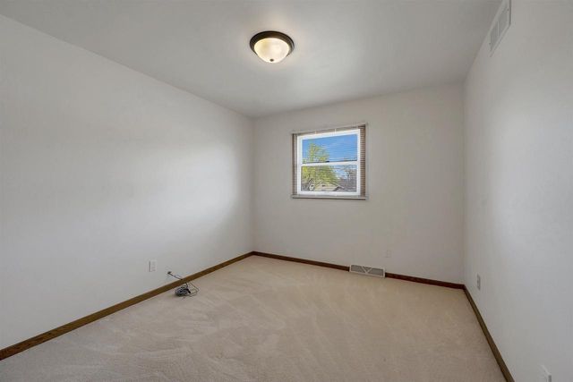 422 SILVER SPRING DRIVE, Green Bay, WI 54303